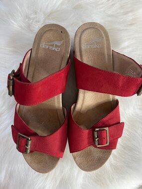 ⛑️🧫⛔️🔖Dansko Red Suede Double-Buckle Slide Clogs